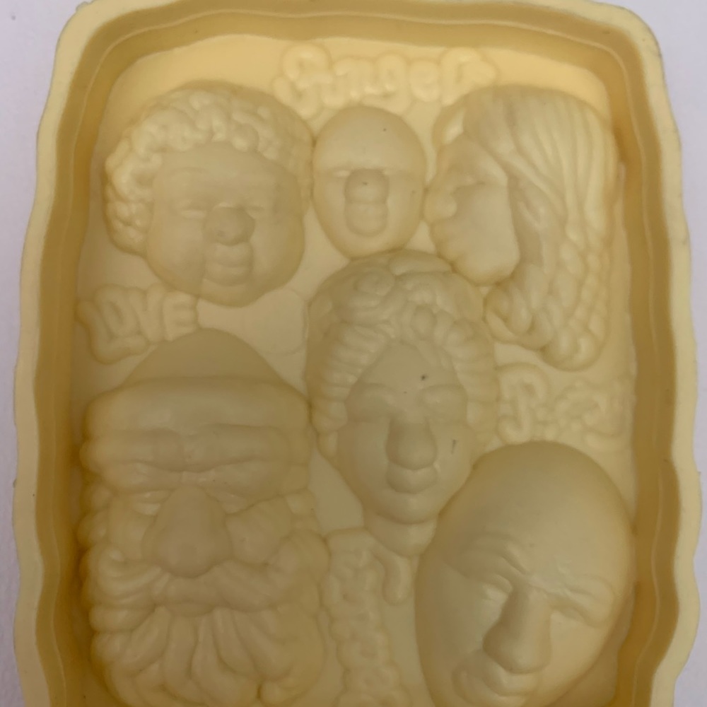 SCULPEY Flexible Plush Mold NWOT